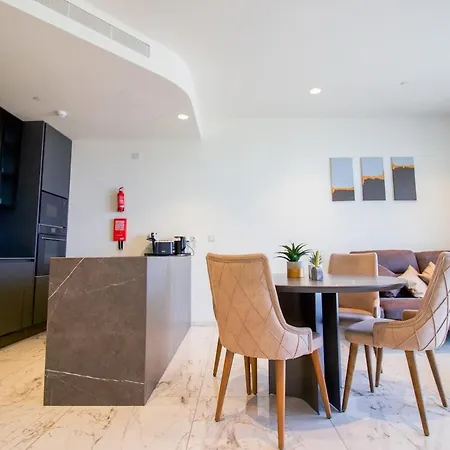 Luxury Designer Pools And Views Apartamento Sliema